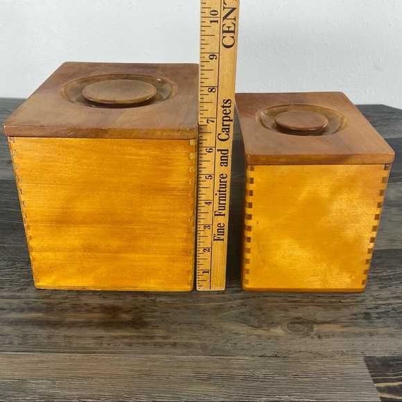 Vintage set of 2 Woodpecker wood ware Canister - Picture 8 of 12